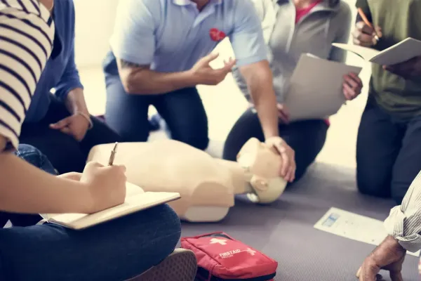ASHI First Aid / CPR – Elsősegély tanfolyam | Neptun Dive Center