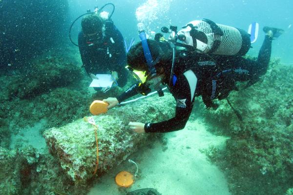 Víz-alatti régész – Underwater Archeologist | Neptun Dive Center