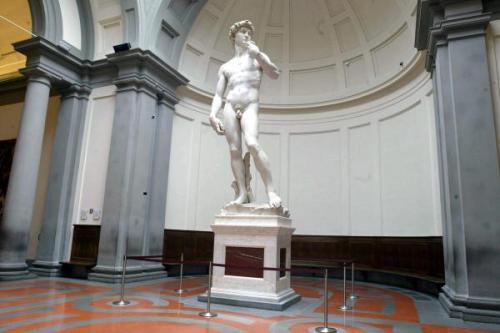 Firenze Dávid szobor | Neptun Dive Center